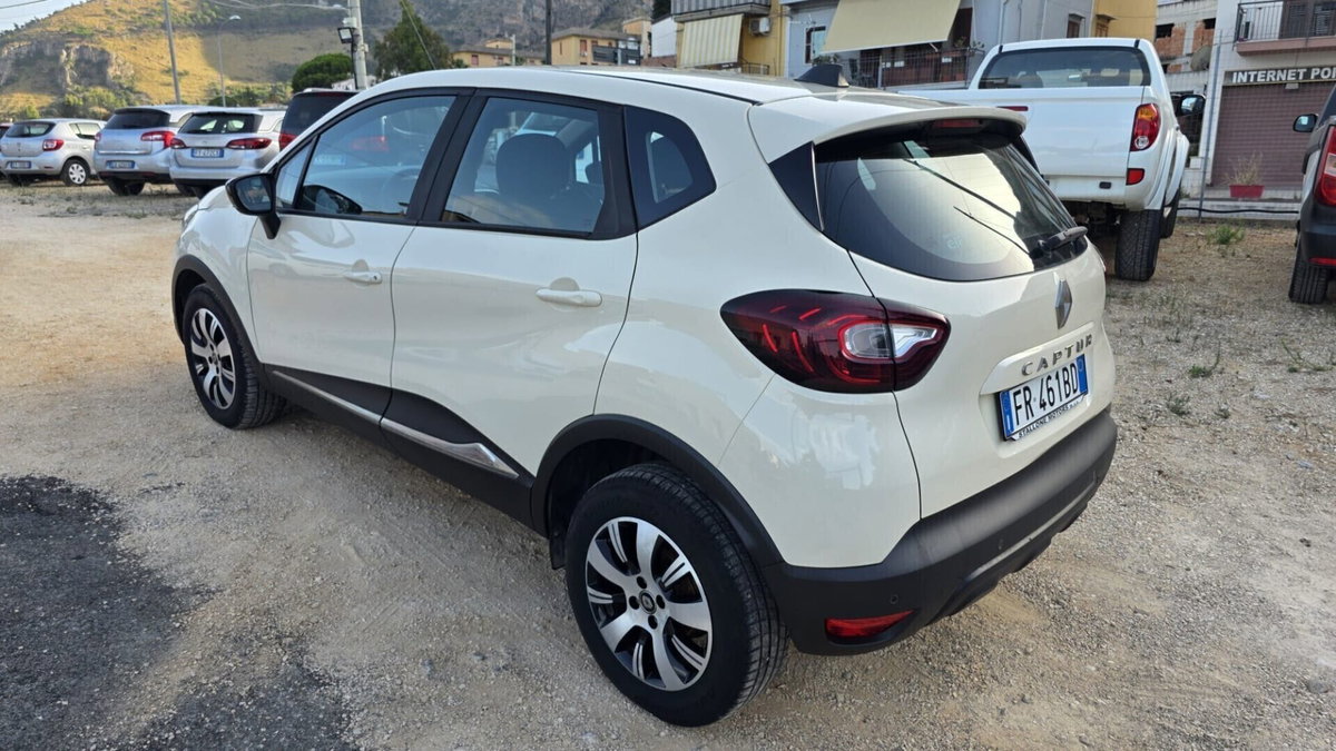 Renault Captur dCi 8V 90 CV Life (9)