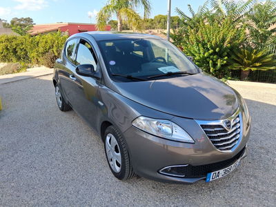 Lancia Ypsilon 1.2 69 CV 5 porte Silver usata