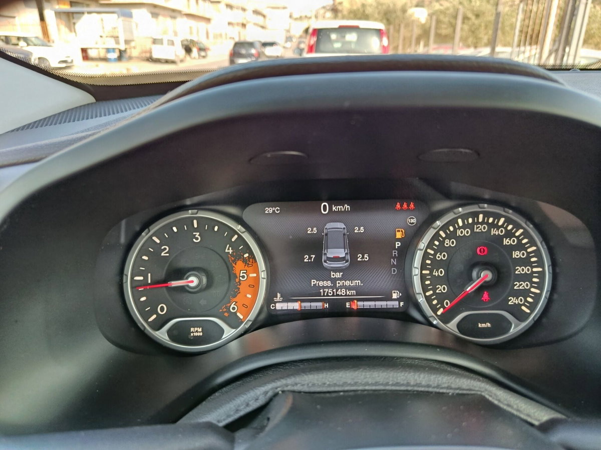 Jeep Renegade 2.0 Mjt 140CV 4WD Active Drive Low Limited (12)