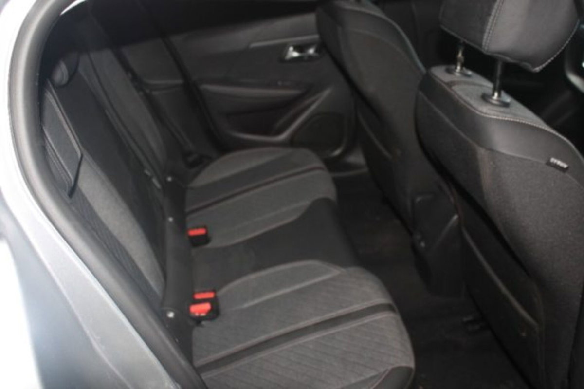 Peugeot 208 1.2 puretech Active s&s 100cv (8)
