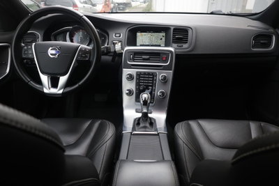 Volvo V60 D6 Twin Engine Geartronic Summum (2)