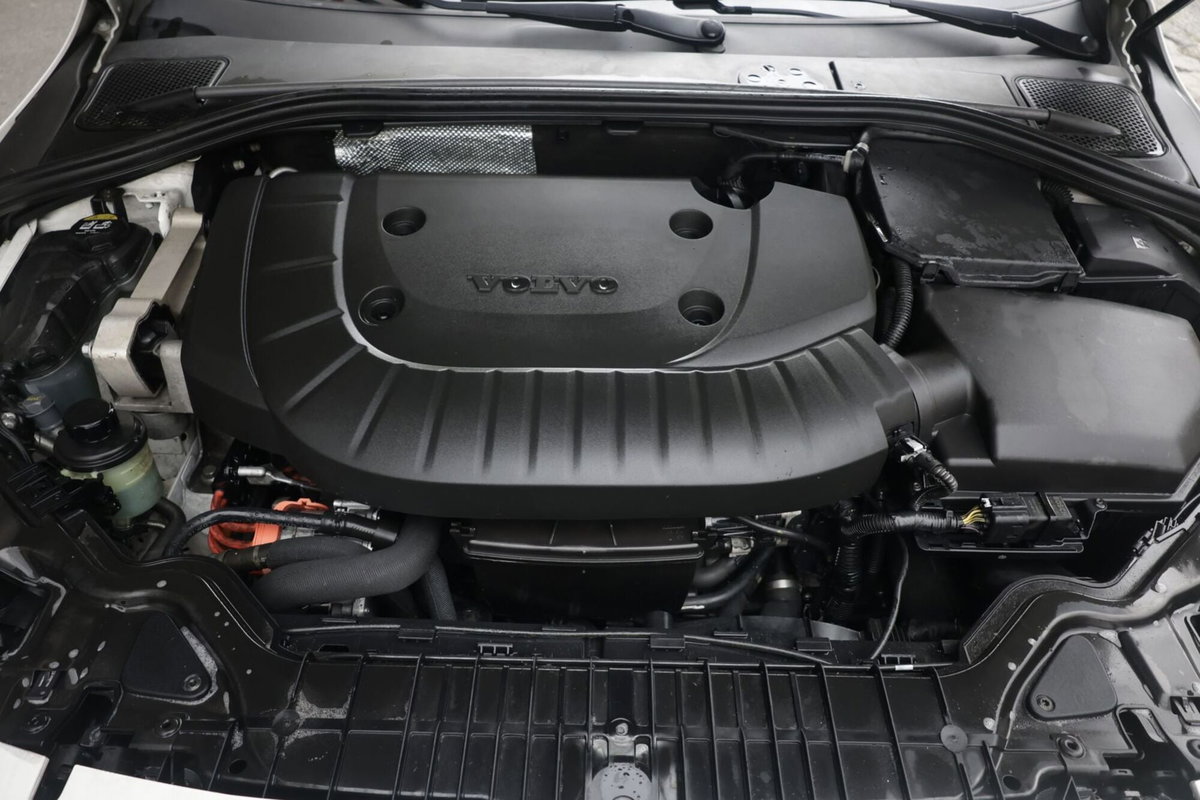 Volvo V60 D6 Twin Engine Geartronic Summum (20)