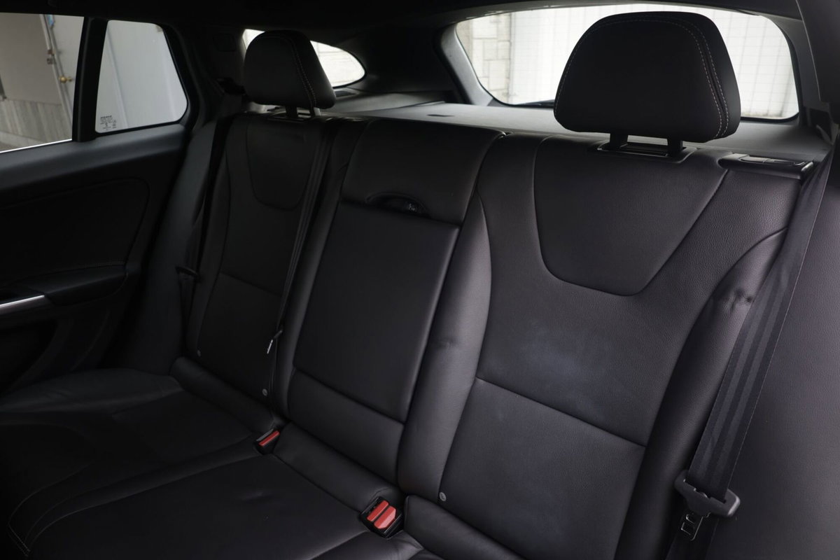 Volvo V60 D6 Twin Engine Geartronic Summum (3)