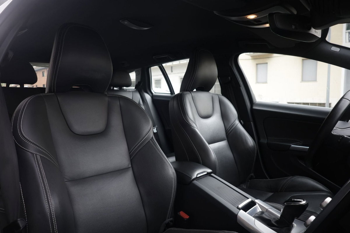 Volvo V60 D6 Twin Engine Geartronic Summum (6)