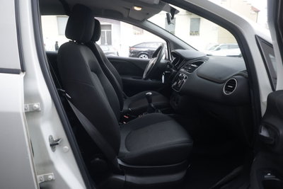 Fiat Punto 1.3 MJT II 75 CV 5 porte Lounge (10)