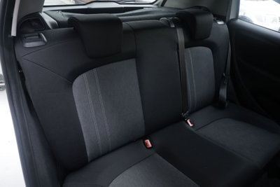 Fiat Punto 1.3 MJT II 75 CV 5 porte Lounge (12)