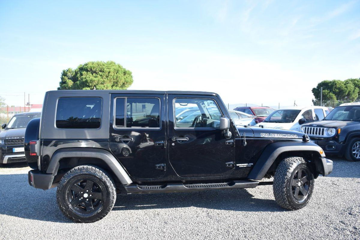 Jeep Wrangler Unlimited 2.8 CRD DPF Rubicon Auto (12)