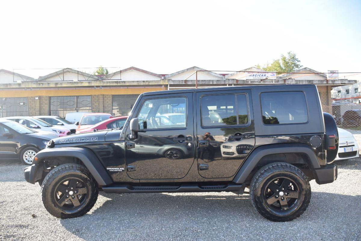Jeep Wrangler Unlimited 2.8 CRD DPF Rubicon Auto (2)