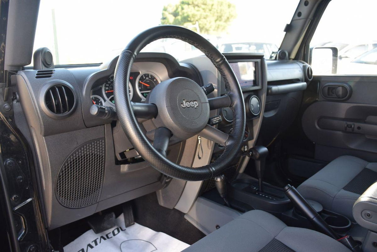 Jeep Wrangler Unlimited 2.8 CRD DPF Rubicon Auto (5)