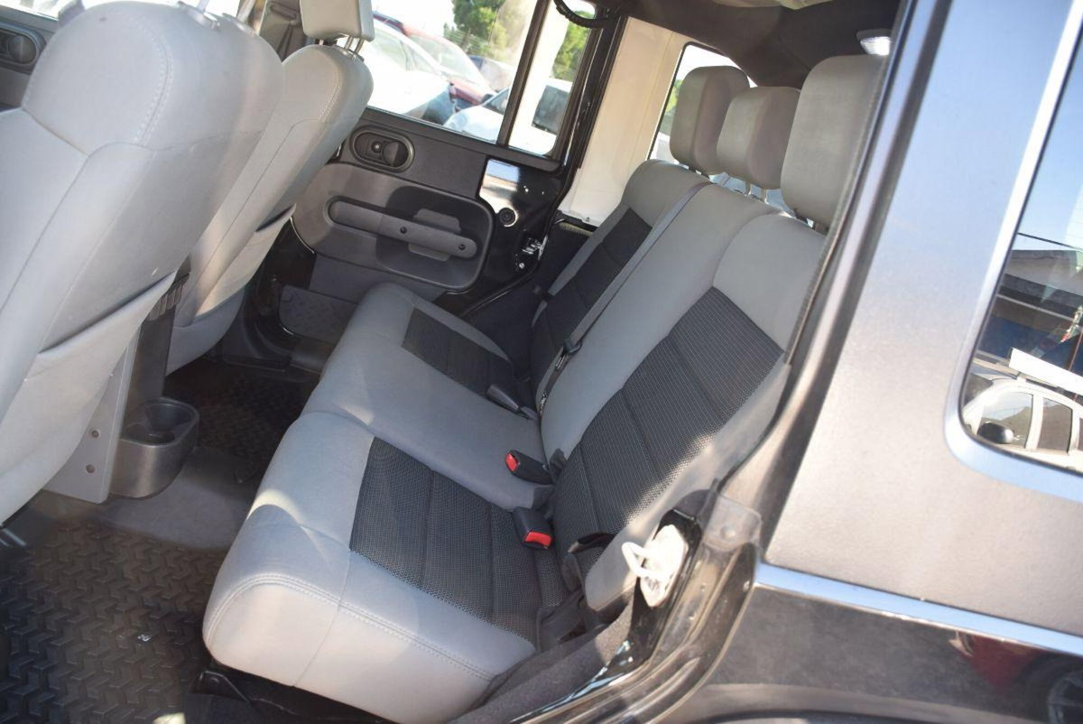 Jeep Wrangler Unlimited 2.8 CRD DPF Rubicon Auto (6)