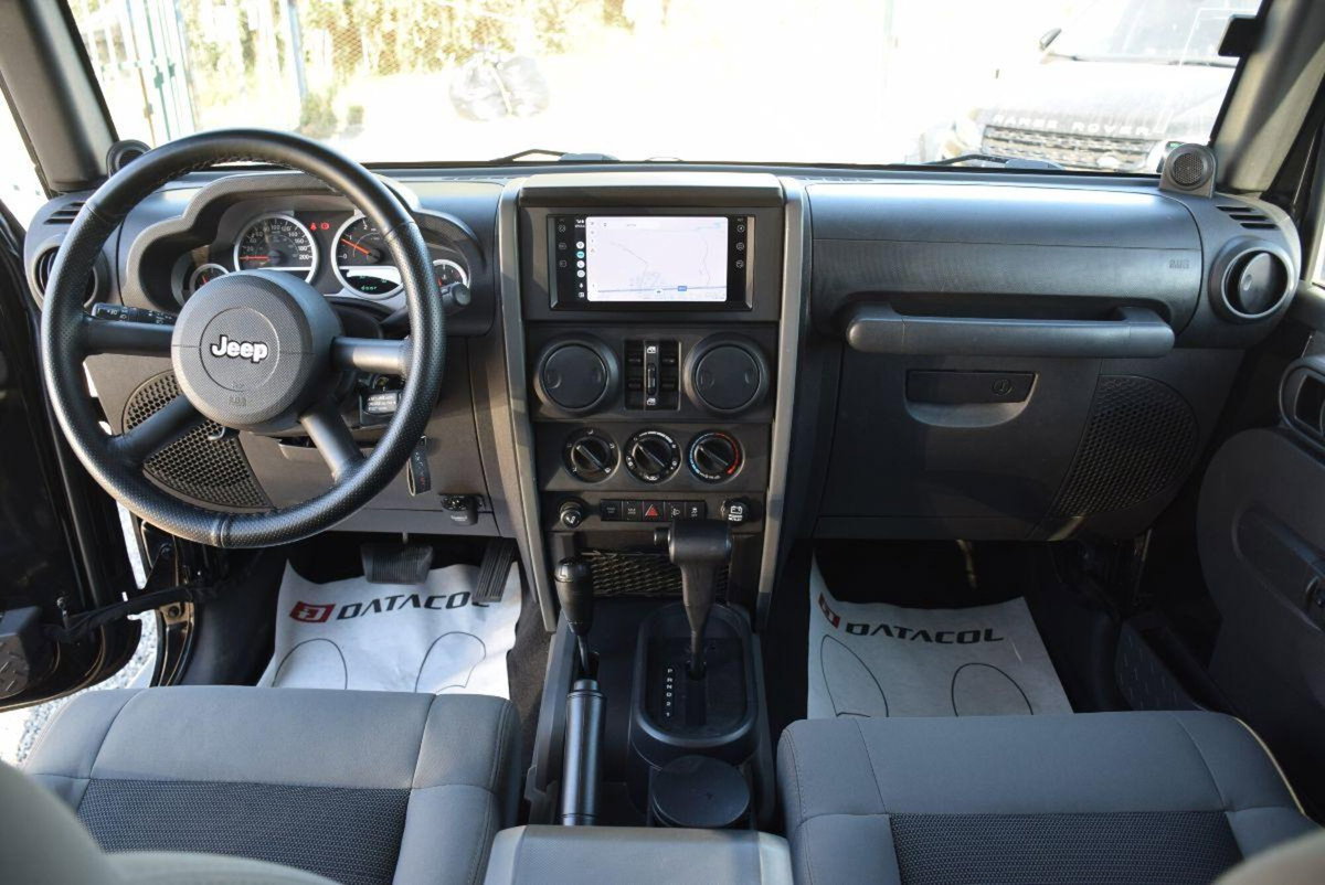 Jeep Wrangler Unlimited 2.8 CRD DPF Rubicon Auto (8)