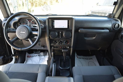 Jeep Wrangler Unlimited 2.8 CRD DPF Rubicon Auto (8)