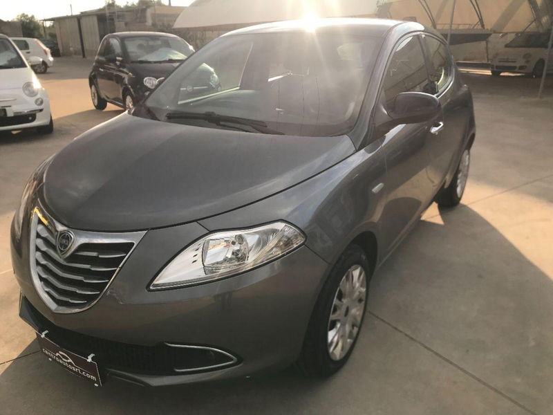 Lancia Ypsilon 1.2 69 CV 5 porte Gold
