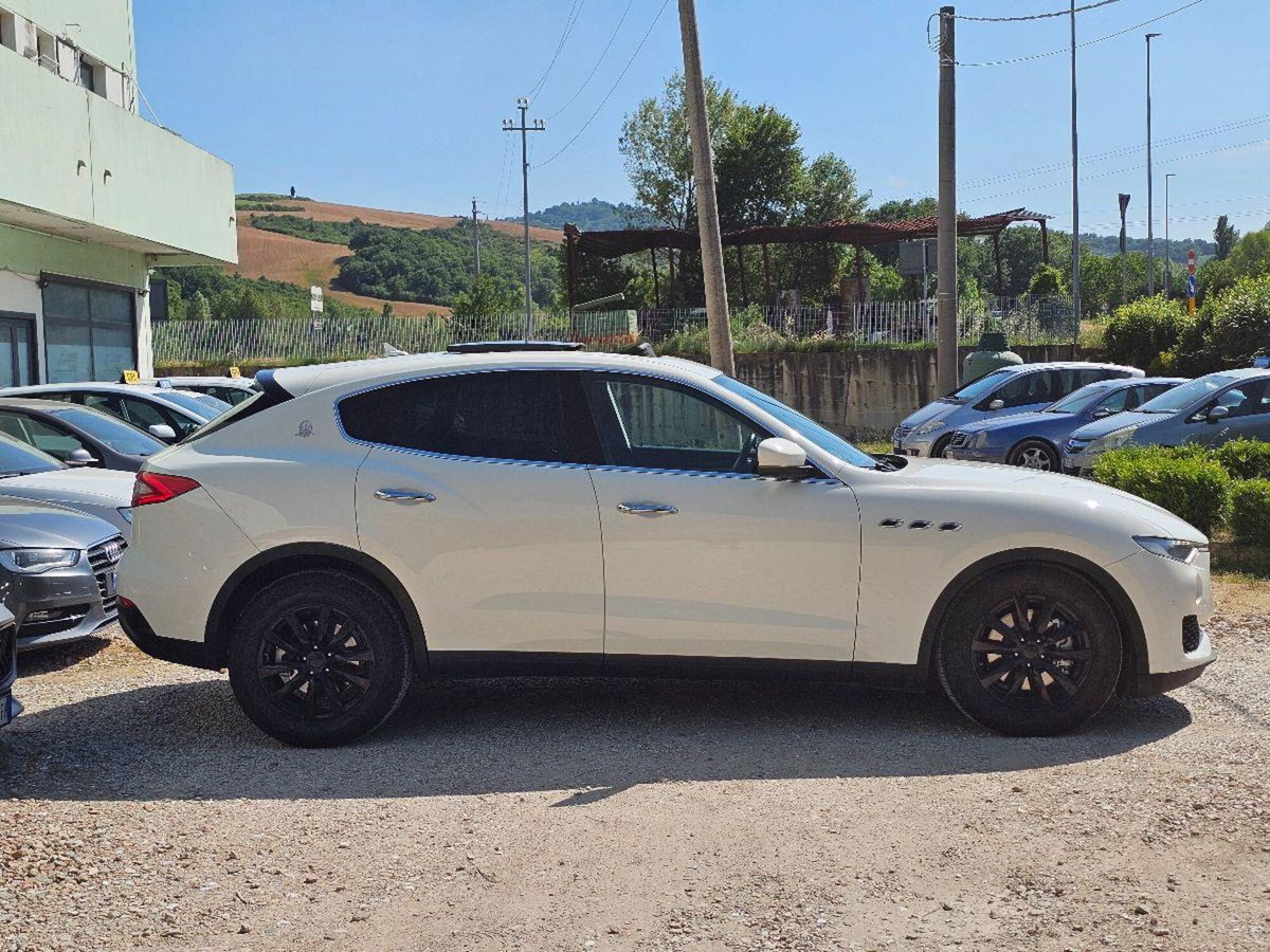 Maserati Levante Levante V6 Diesel AWD Granlusso (10)