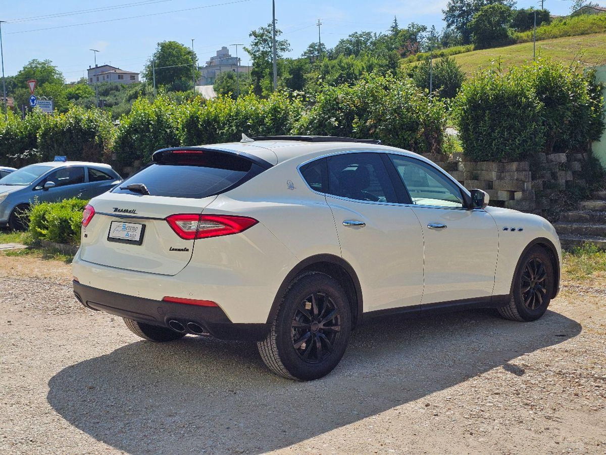 Maserati Levante Levante V6 Diesel AWD Granlusso (9)