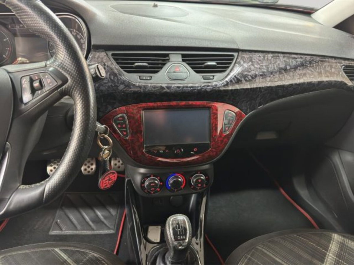 Opel Corsa Coupé 1.4 Turbo 150CV Start&Stop GSi (10)