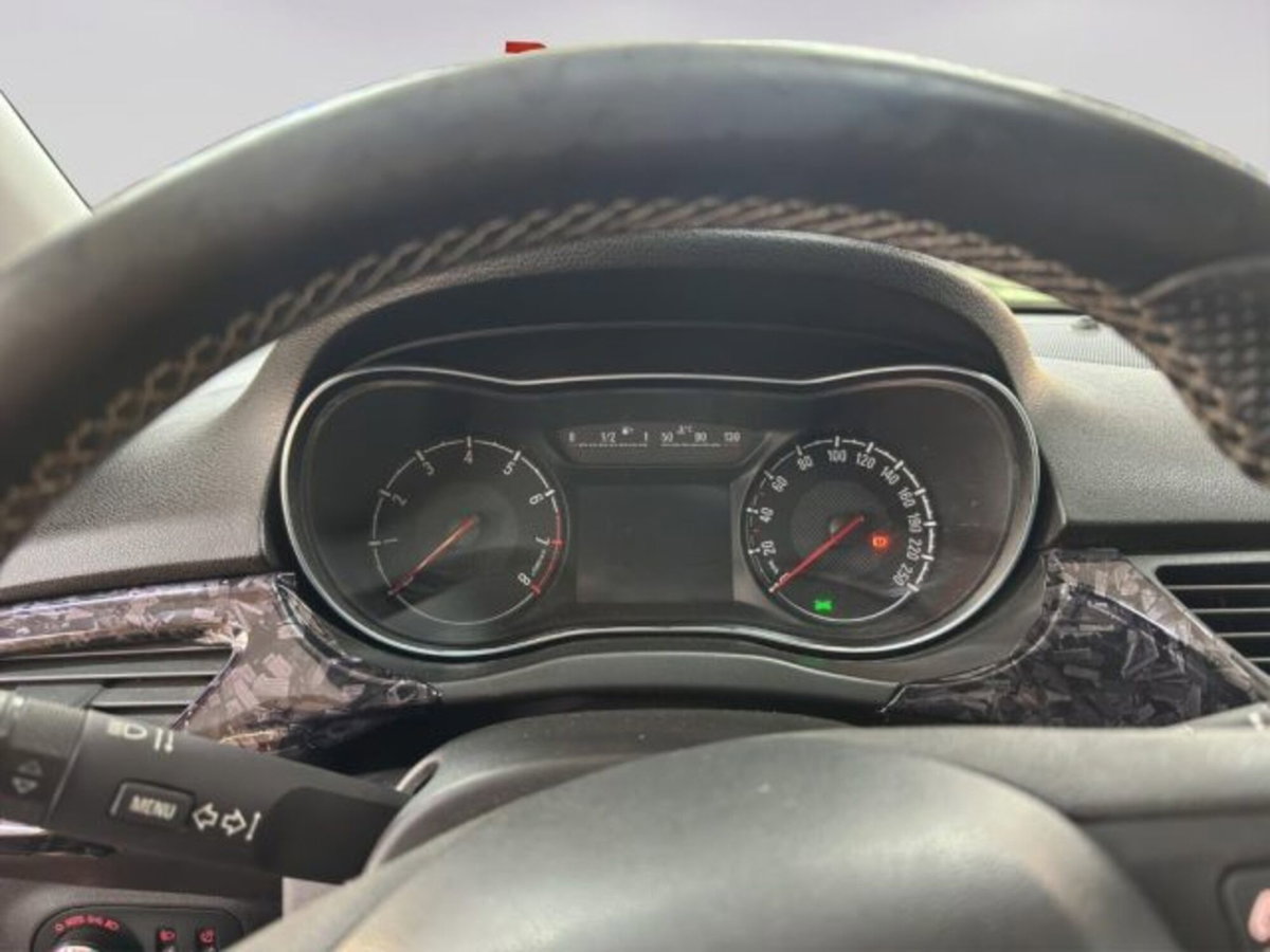Opel Corsa Coupé 1.4 Turbo 150CV Start&Stop GSi (11)