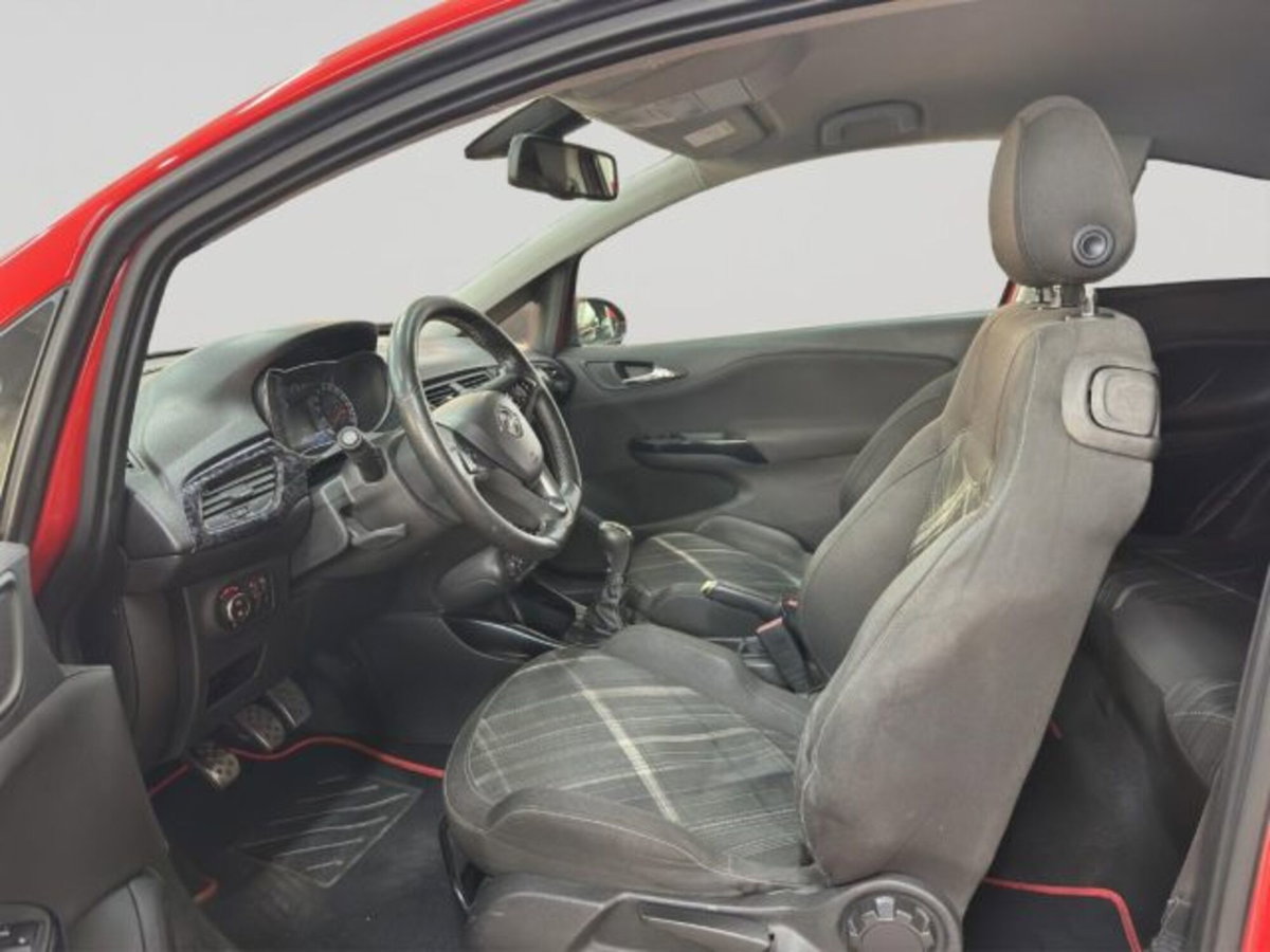 Opel Corsa Coupé 1.4 Turbo 150CV Start&Stop GSi (12)