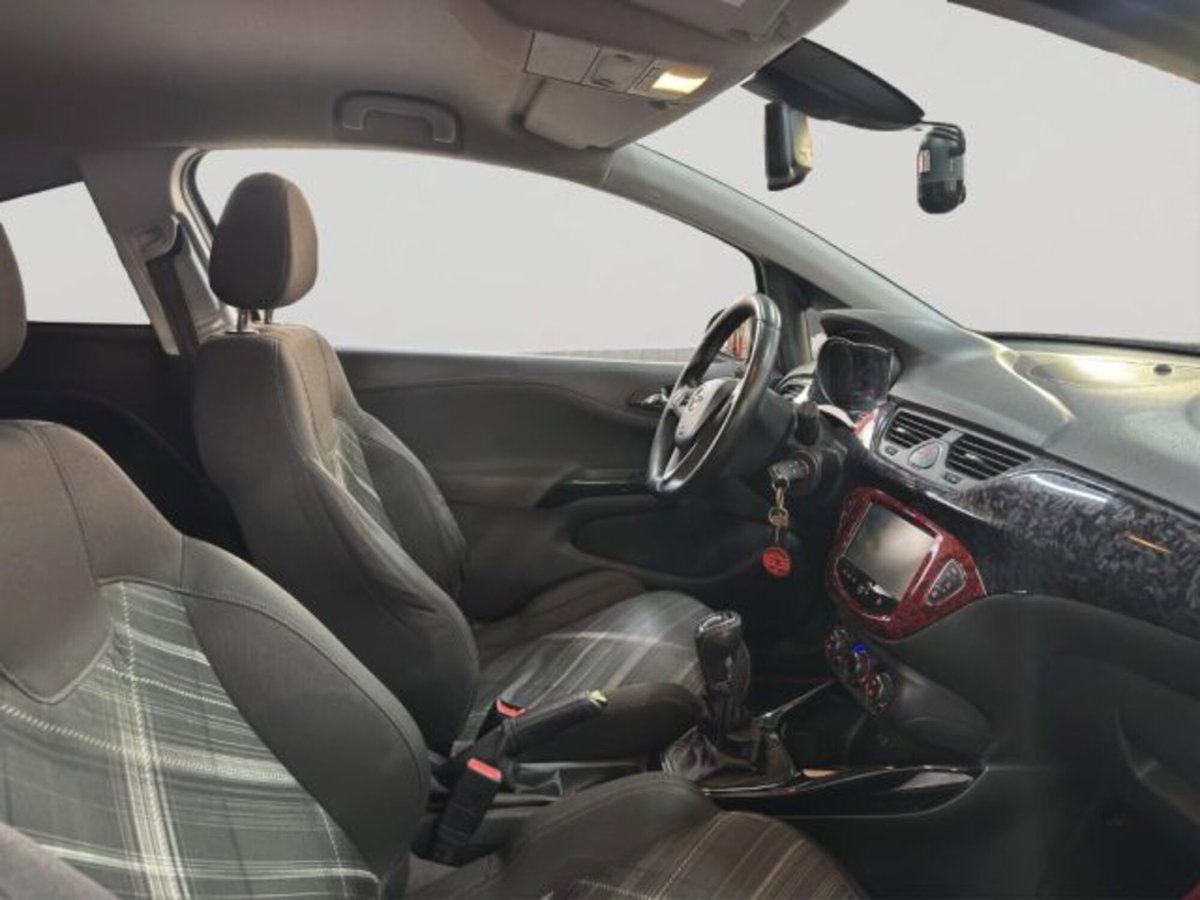 Opel Corsa Coupé 1.4 Turbo 150CV Start&Stop GSi (13)