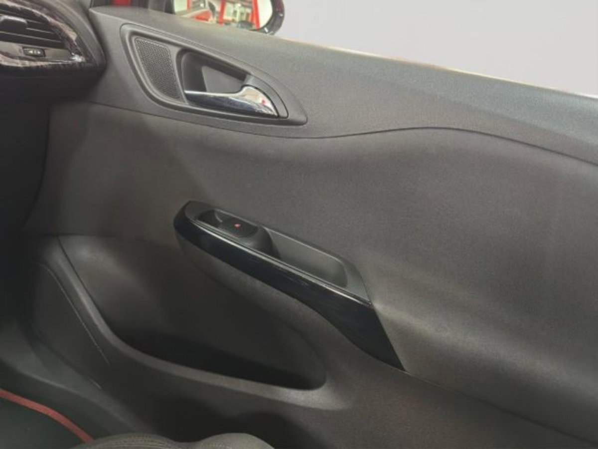 Opel Corsa Coupé 1.4 Turbo 150CV Start&Stop GSi (20)