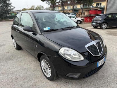 lancia ypsilon 1.2 versus