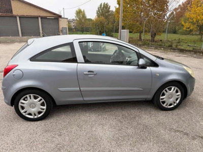 Opel Corsa 1.2 3 porte Sport (7)