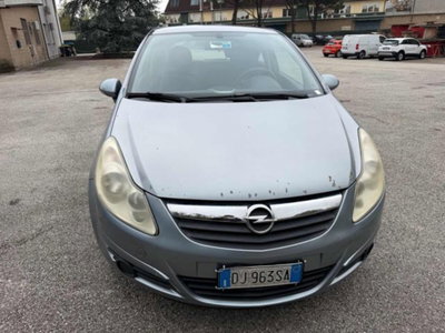 Opel Corsa 1.2 3 porte Sport (2)