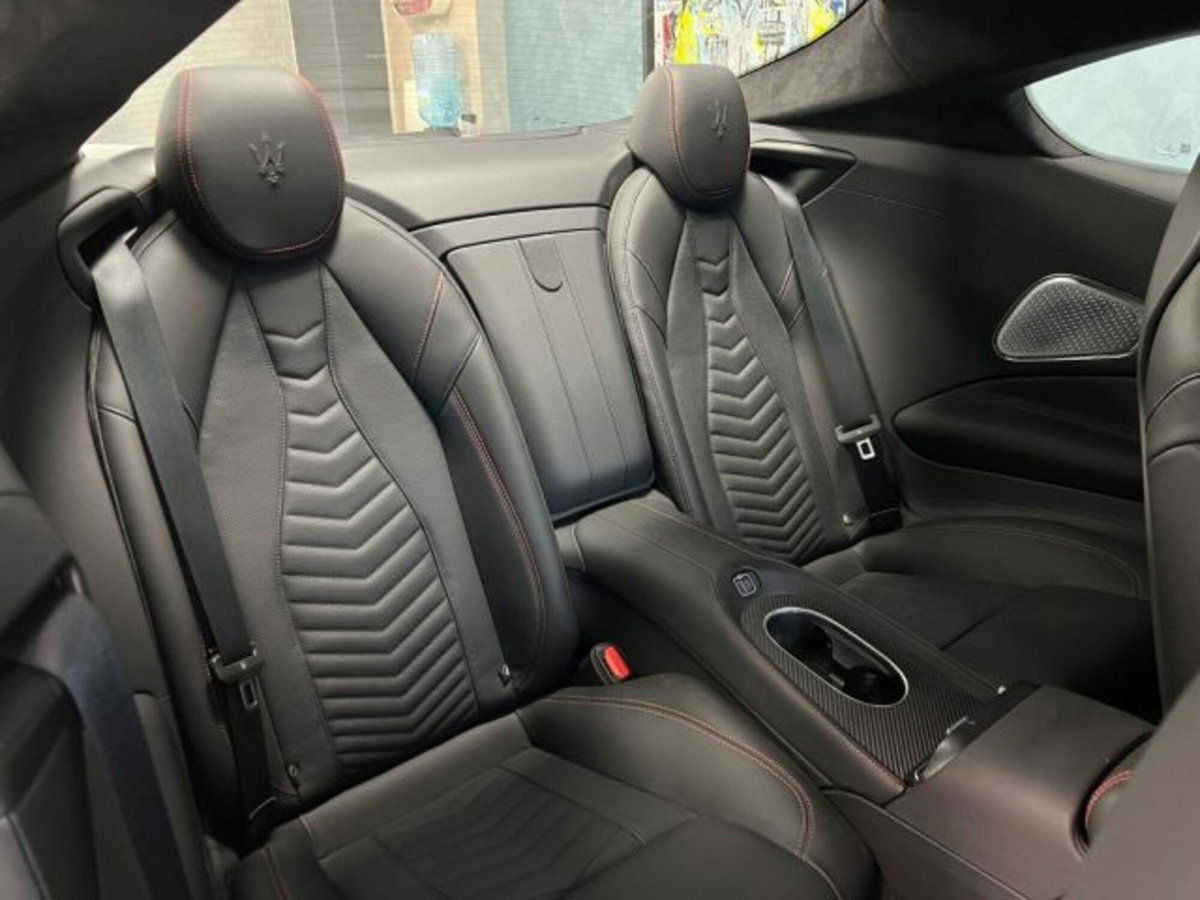 Maserati Granturismo 3.0 Trofeo awd auto (12)