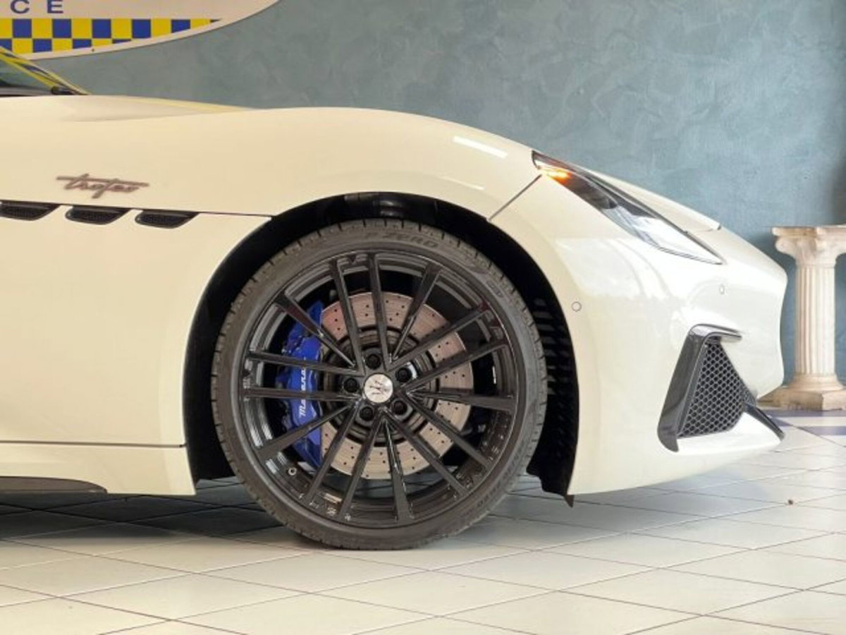 Maserati Granturismo 3.0 Trofeo awd auto (18)