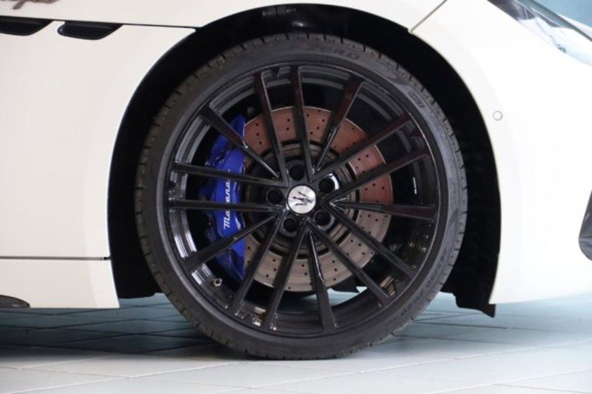 Maserati Granturismo 3.0 Trofeo awd auto (8)