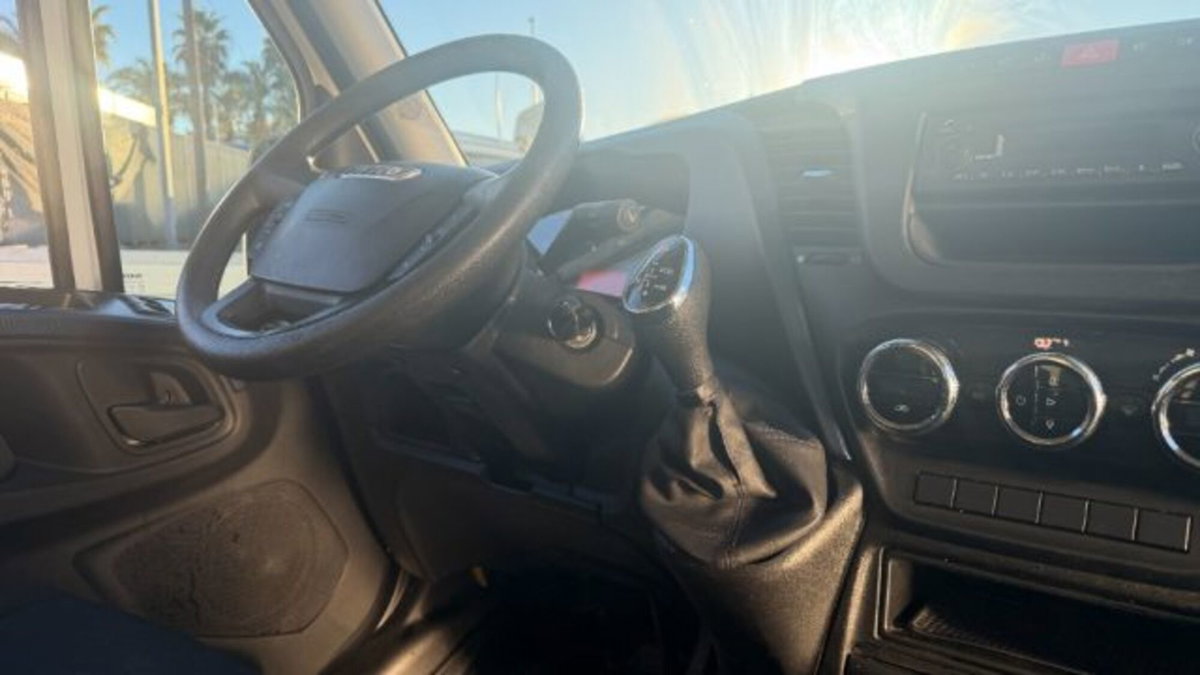 Iveco Daily Telaio 35S14 2.3 HPT PLM Cabinato (8)