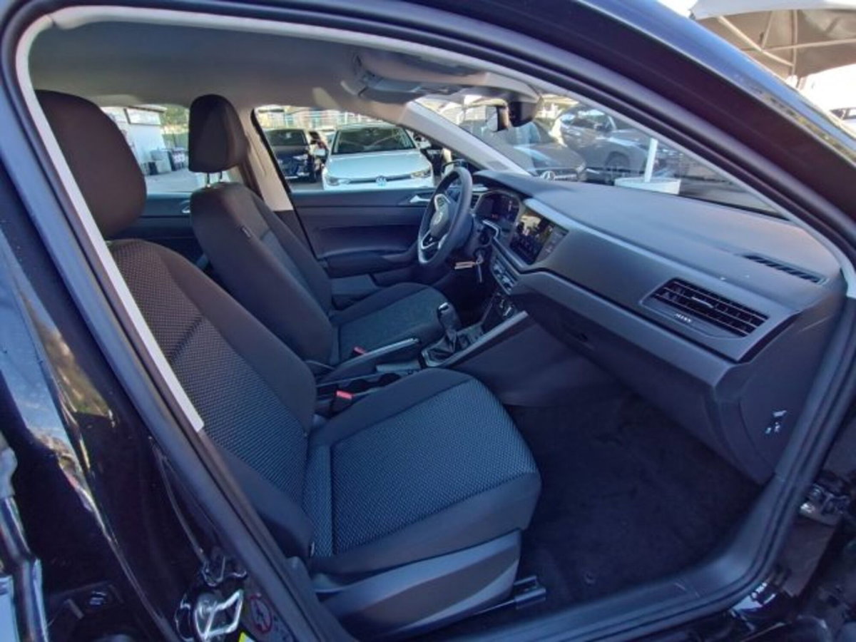 Volkswagen Polo 1.0 Life 80cv (12)