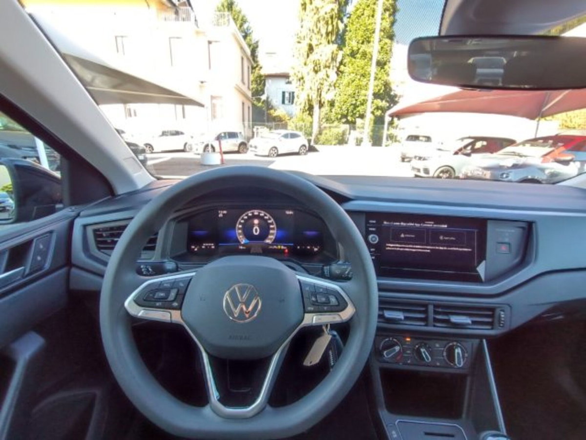 Volkswagen Polo 1.0 Life 80cv (14)