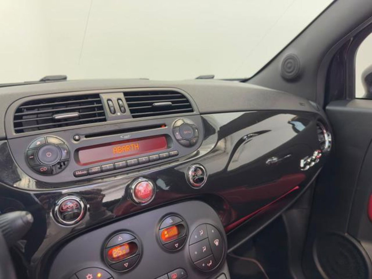 Abarth 595 Cabrio 595 C 1.4 Turbo T-Jet 160 CV MTA Competizione (10)