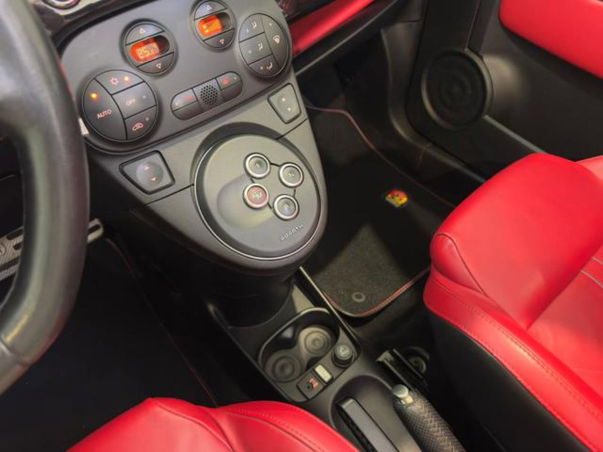 Abarth 595 Cabrio 595 C 1.4 Turbo T-Jet 160 CV MTA Competizione (11)