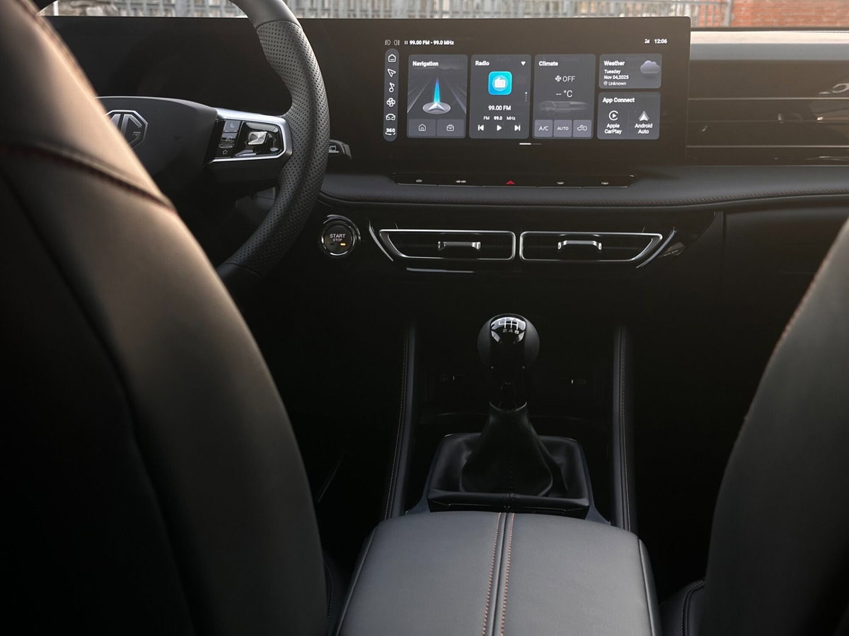 Mg HS HS 1.5T-GDI Luxury (20)