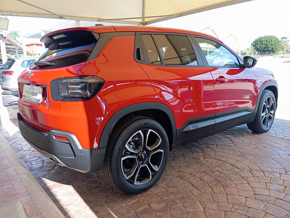 Jeep Avenger 1.2 turbo Summit fwd 100cv (6)