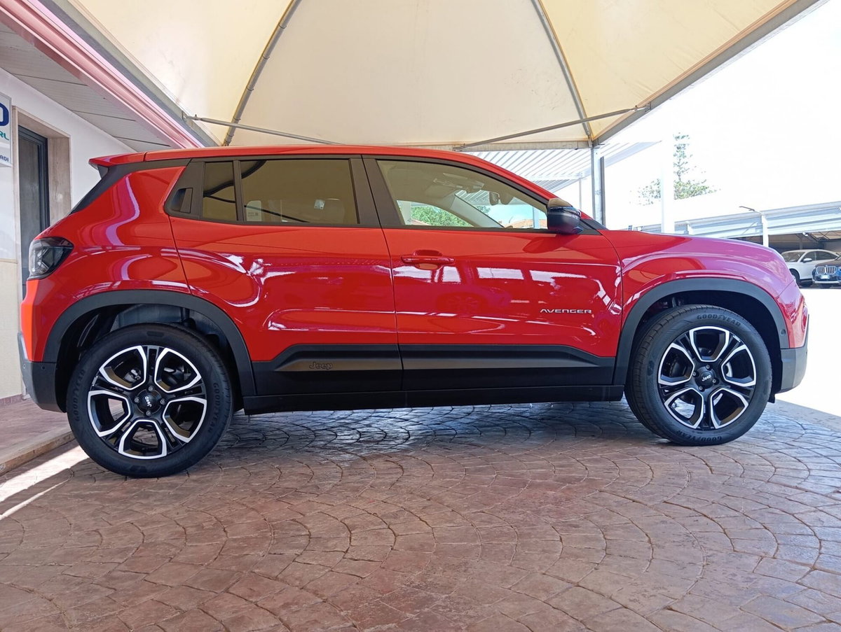 Jeep Avenger 1.2 turbo Summit fwd 100cv (7)