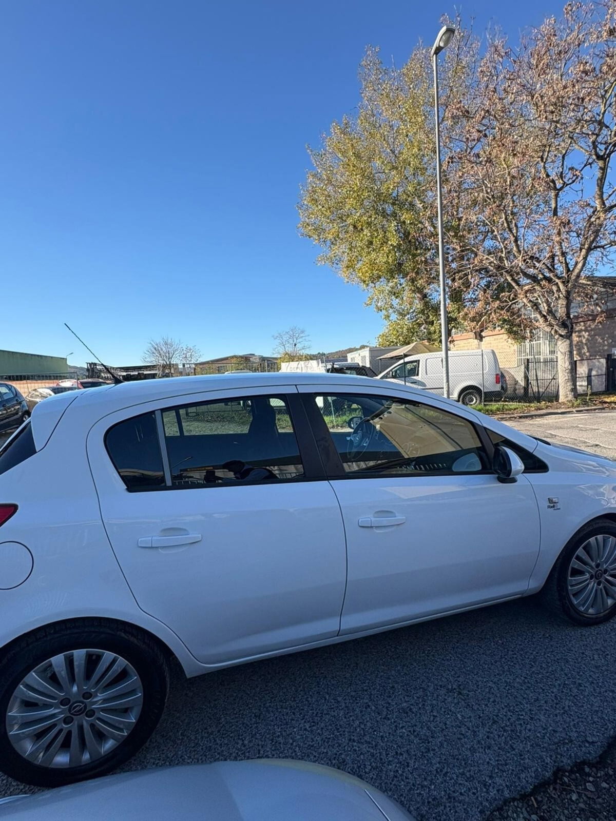 Opel Corsa 1.2 85CV 5 porte GPL-TECH Edition (12)