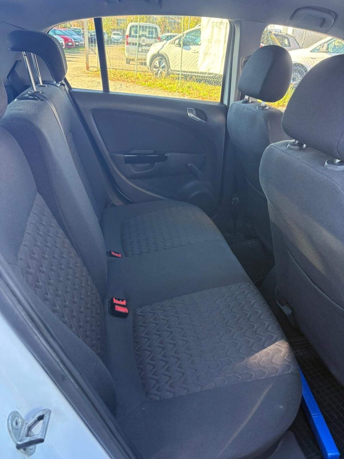 Opel Corsa 1.2 85CV 5 porte GPL-TECH Edition (16)