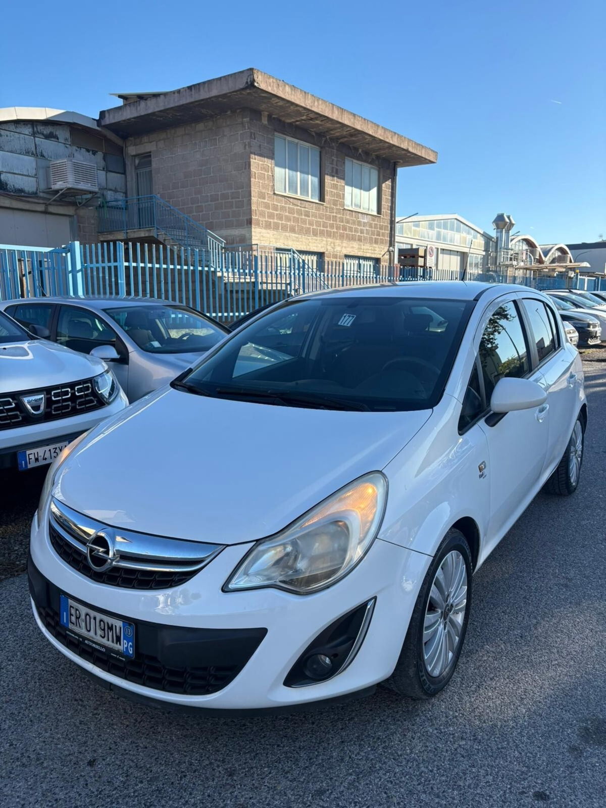 Opel Corsa 1.2 85CV 5 porte GPL-TECH Edition (2)