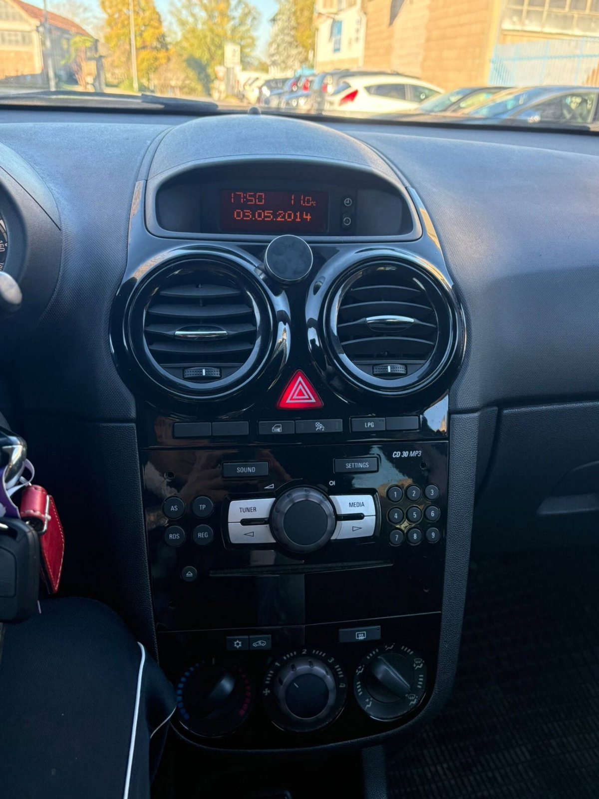 Opel Corsa 1.2 85CV 5 porte GPL-TECH Edition (20)