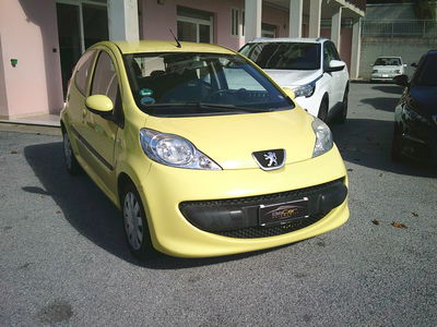 Peugeot 107 68CV 3p. Desir usata