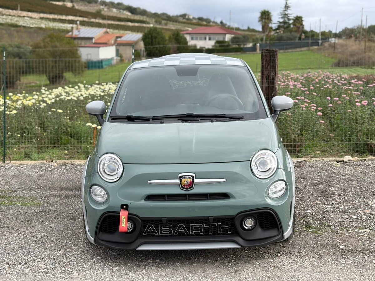 Abarth 695 695 1.4 Turbo T-Jet 180 CV 70° (2)