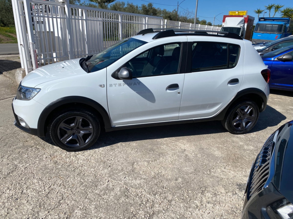 Dacia Sandero Stepway 1.5 dCi 8V 90CV Start&Stop Easy-R (2)