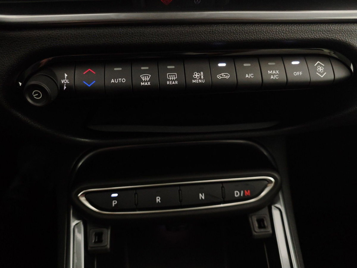 Fiat 600 1.2 hybrid La Prima 110cv auto (11)