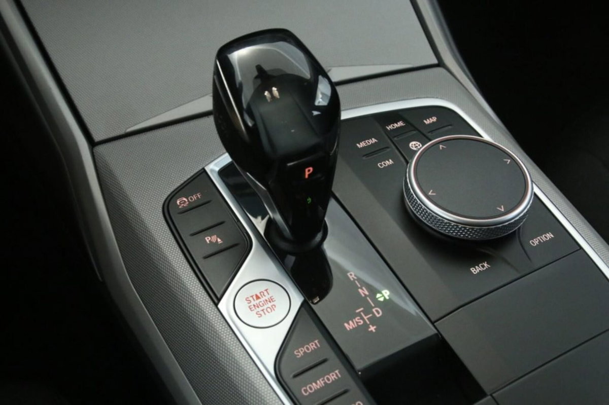 BMW Serie 3 Touring 320d 48V xDrive  Business Advantage (14)