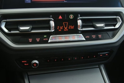 BMW Serie 3 Touring 320d 48V xDrive  Business Advantage (18)