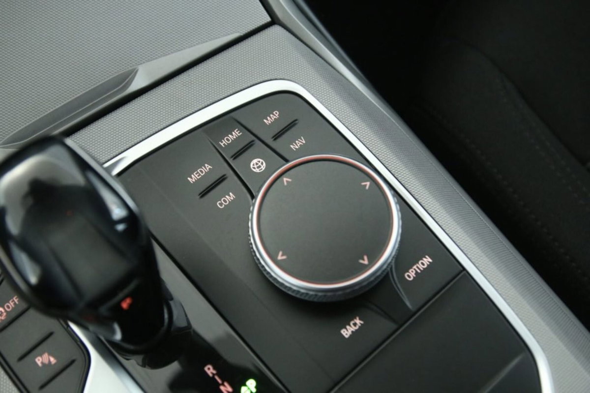 BMW Serie 3 Touring 320d 48V xDrive  Business Advantage (19)
