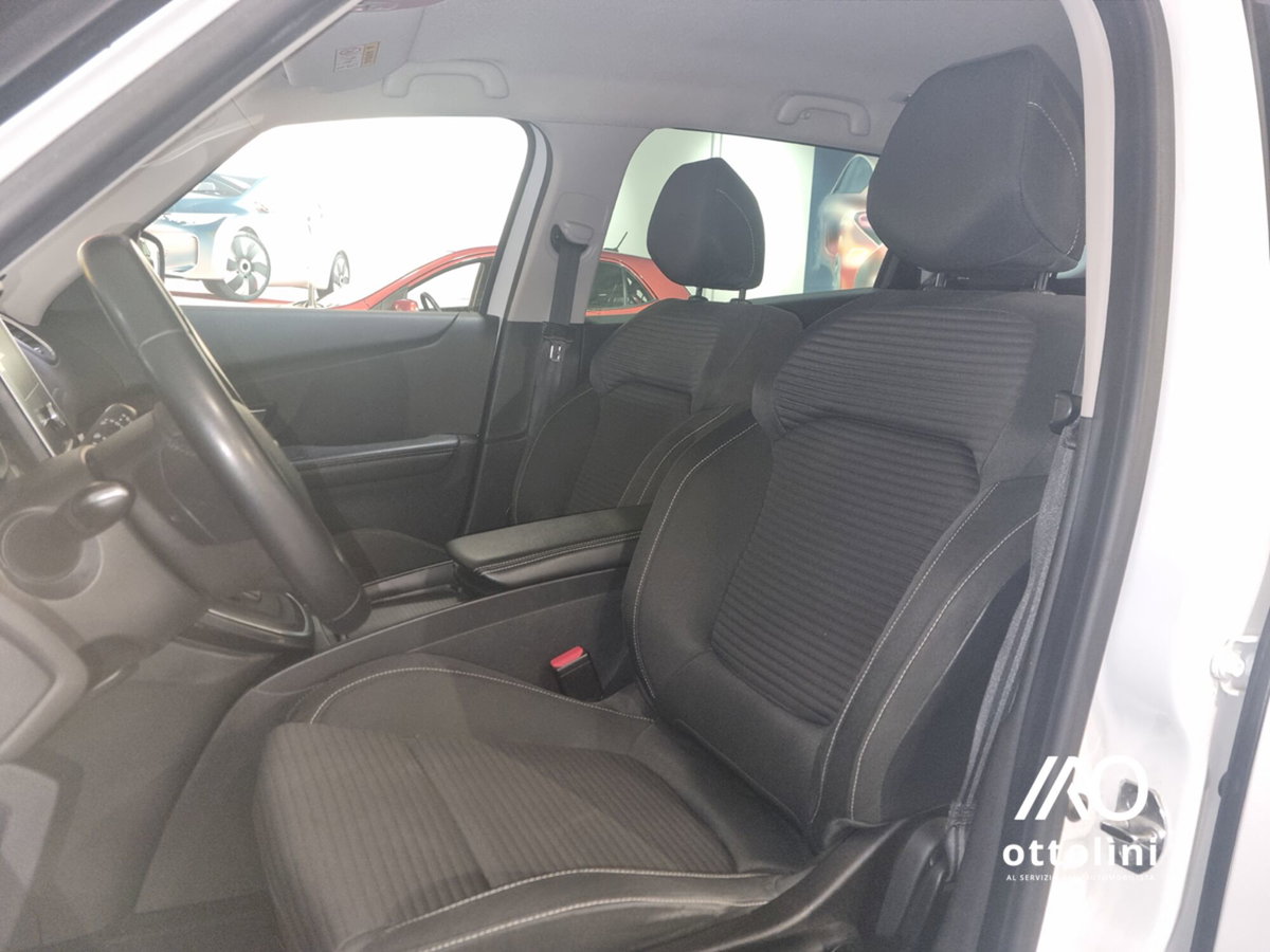 Renault Grand Scénic 1.3 tce Business 140cv edc fap (8)